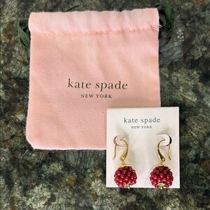 ♠️♥️Kate Spade very berry glass drop earrings♠️♥️